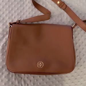 Tory Burch brown shoulder or cross body bag. Barely used - excellent condition